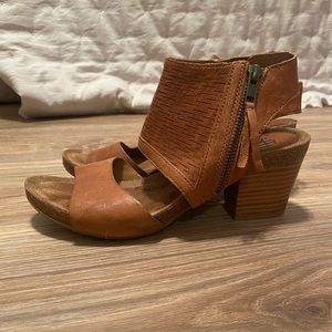 Sofft block heel sandals 7M